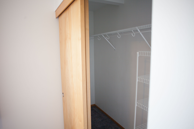 Yakama One Bedroom Flat Closet